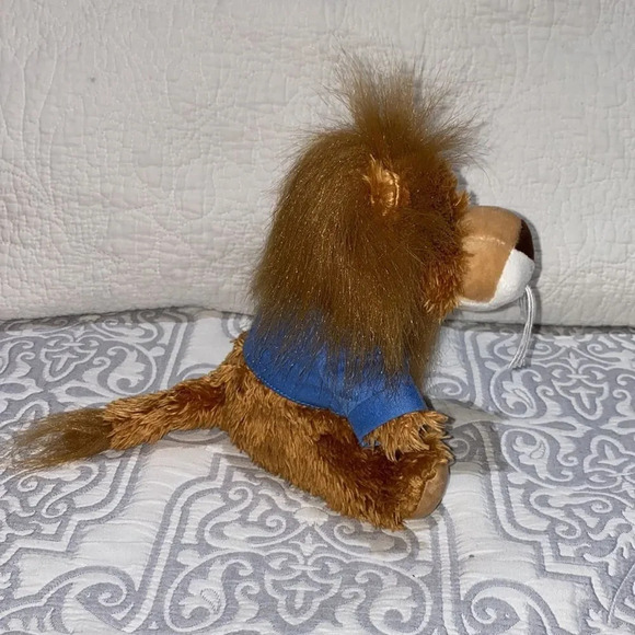 Cheesecake Factory stuffed lion toy - Picture 3 of 3